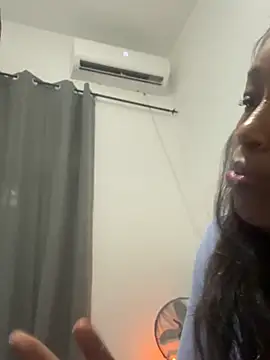 Snapshot of browniee777 chatting on June 24, 2026, 11:37 pm browniee777 online show from June 24, 2026, 11:37 pm