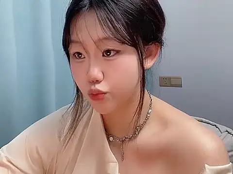 Lilababy00 online show from April 11, 2026, 10:19 am