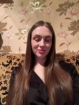 AlinaLove3213 online show from April 15, 2026, 6:04 pm