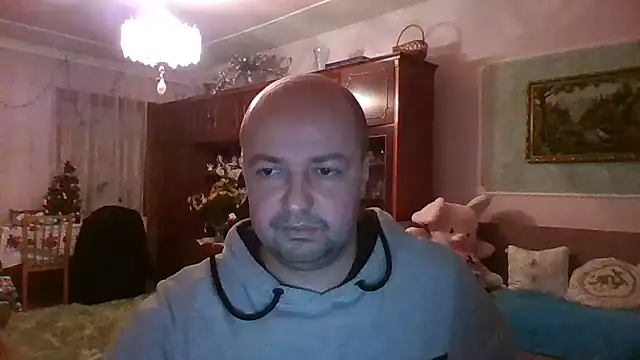 Snapshot of Luceriusbigass chatting on January 20, 2025, 3:50 pm Luceriusbigass online show from January 20, 2025, 3:50 pm