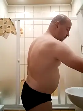 Snapshot of Luceriusbigass chatting on November 6, 2025, 3:35 pm Luceriusbigass online show from November 6, 2025, 3:35 pm