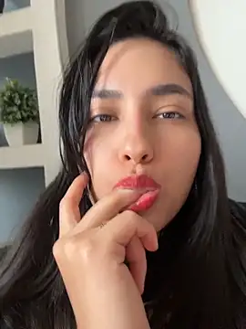 VioletRousee online show from June 8, 2026, 6:52 pm