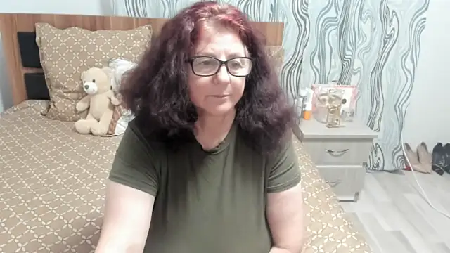 Snapshot of CatherineRowe chatting on January 11, 2025, 8:11 am CatherineRowe online show from January 11, 2025, 8:11 am