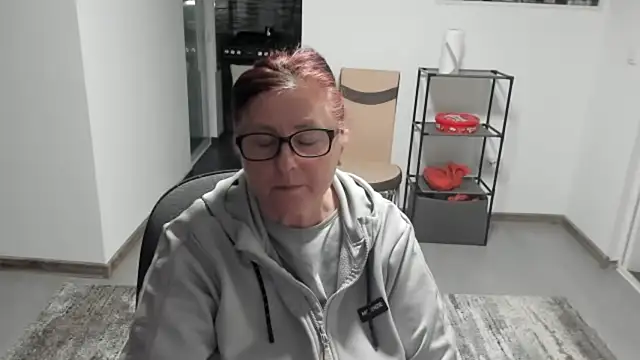 Snapshot of CatherineRowe chatting on January 17, 2025, 4:26 pm CatherineRowe online show from January 17, 2025, 4:26 pm