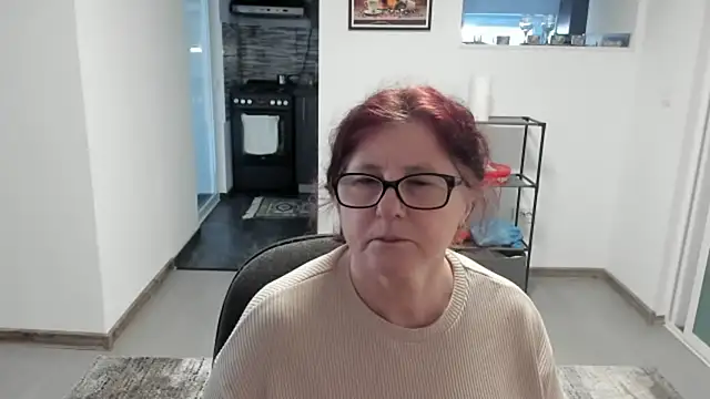 Snapshot of CatherineRowe chatting on January 19, 2025, 8:50 am CatherineRowe online show from January 19, 2025, 8:50 am