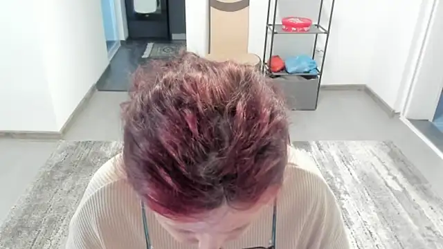 Snapshot of CatherineRowe chatting on January 19, 2025, 11:56 am CatherineRowe online show from January 19, 2025, 11:56 am