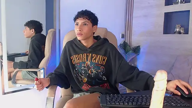 Velvet An online show from April 24, 2026, 5:10 am
