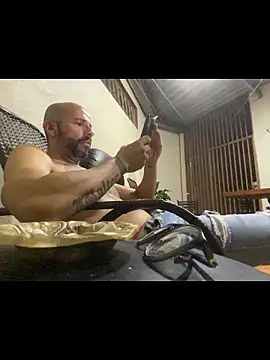 WaltinhoOliveira online show from April 12, 2026, 5:23 am