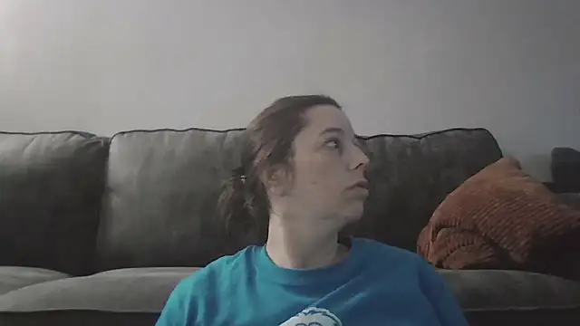 lily1982 online show from May 17, 2026, 2:09 am