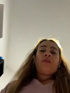 Natigoonzalez online show from May 2, 2026, 2:16 am