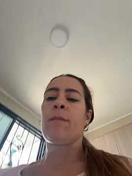 Natigoonzalez online show from May 6, 2026, 5:40 pm