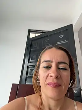 Natigoonzalez online show from May 7, 2026, 3:06 pm