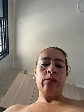 Natigoonzalez online show from May 23, 2026, 1:48 pm