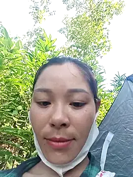 Snapshot of mia0033 chatting on May 26, 2026, 10:22 am mia0033 online show from May 26, 2026, 10:22 am