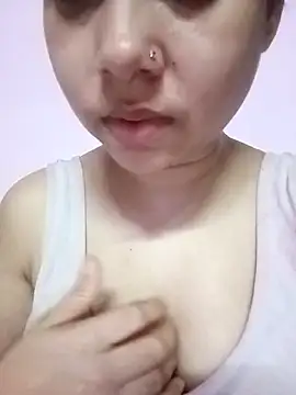 Hot Soniya 08 online show from May 4, 2026, 7:32 pm