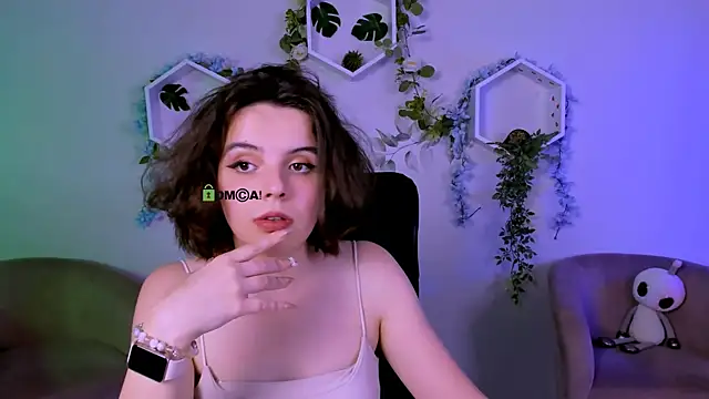 mia mooon  online show from July 7, 2026, 11:03 am