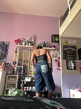 Snapshot of babypixxie chatting on April 17, 2026, 2:53 pm babypixxie online show from April 17, 2026, 2:53 pm