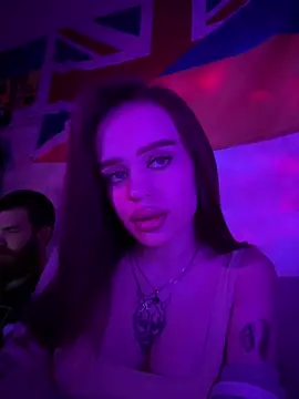 lisaandkokos online show from April 8, 2026, 6:19 pm