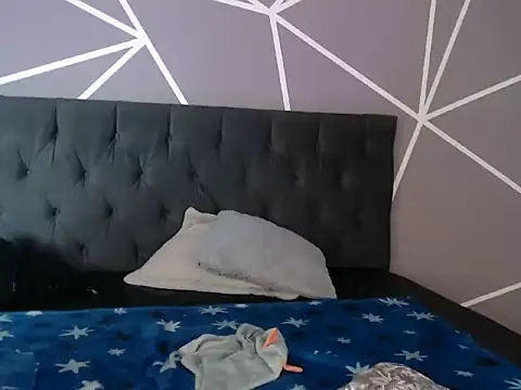 Snapshot of Violett1126 chatting on April 13, 2026, 5:13 am Violett1126 online show from April 13, 2026, 5:13 am