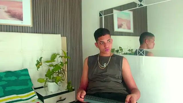 Lukaz Caballero online show from May 27, 2026, 4:31 am