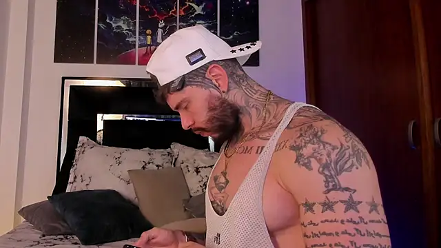 Matius Foxtter online show from April 17, 2026, 3:59 pm