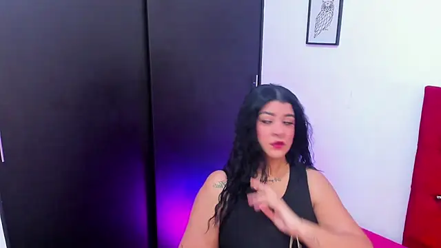 Katty West online show from May 5, 2026, 7:22 pm