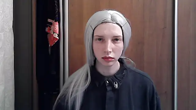 Crimson Lady online show from May 25, 2026, 6:47 pm