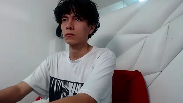 Snapshot of Shirowitheb chatting on April 12, 2026, 12:21 pm Shirowitheb online show from April 12, 2026, 12:21 pm