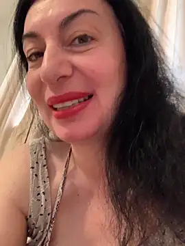 Snapshot of Lizzaa80 chatting on April 25, 2026, 8:06 am Lizzaa80 online show from April 25, 2026, 8:06 am