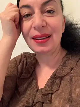 Snapshot of Lizzaa80 chatting on April 26, 2026, 8:23 am Lizzaa80 online show from April 26, 2026, 8:23 am