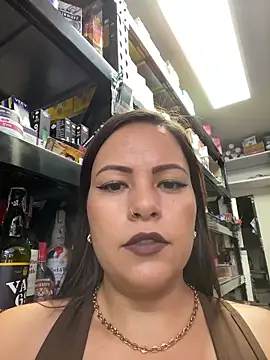 MIA ROSSEEE online show from May 6, 2026, 1:16 pm