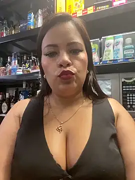 MIA ROSSEEE online show from May 10, 2026, 3:28 pm
