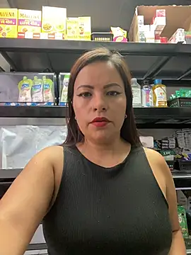 MIA ROSSEEE online show from May 31, 2026, 2:02 pm