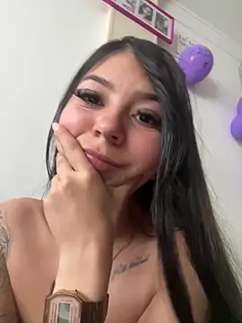 Snapshot of sweett_sophie1 chatting on May 15, 2026, 9:22 pm sweett sophie1 online show from May 15, 2026, 9:22 pm