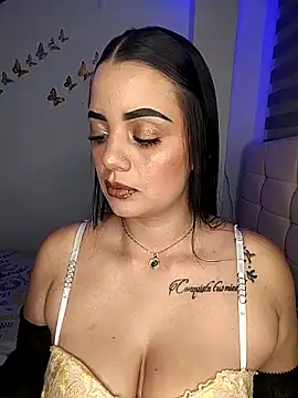Snapshot of Luna_scarllet8 chatting on April 23, 2026, 7:38 pm Luna scarllet8 online show from April 23, 2026, 7:38 pm
