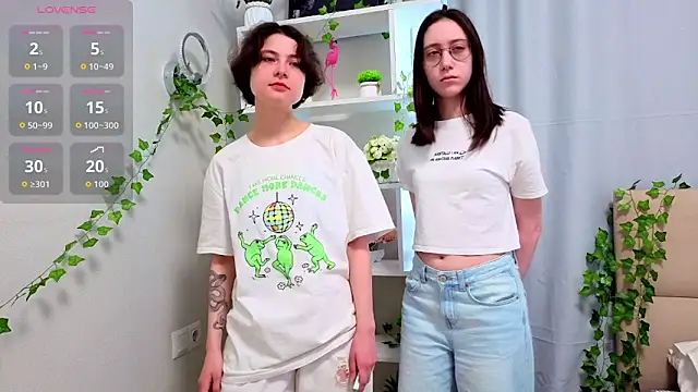 AllisonKierce online show from April 16, 2026, 3:07 am