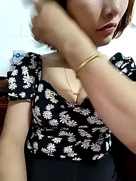 2 banana online show from May 8, 2026, 2:55 pm