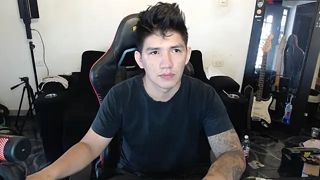 Snapshot of AAROON_SCOTT chatting on April 12, 2026, 1:16 pm AAROON SCOTT online show from April 12, 2026, 1:16 pm