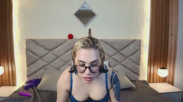 Snapshot of NoahAndGaia chatting on May 16, 2026, 7:34 pm NoahAndGaia online show from May 16, 2026, 7:34 pm