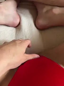 bonbon0910 online show from April 12, 2026, 1:27 pm