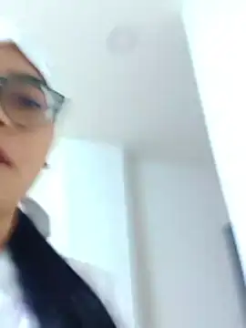 Snapshot of SOFI__10 chatting on April 15, 2026, 2:35 pm SOFI 10 online show from April 15, 2026, 2:35 pm