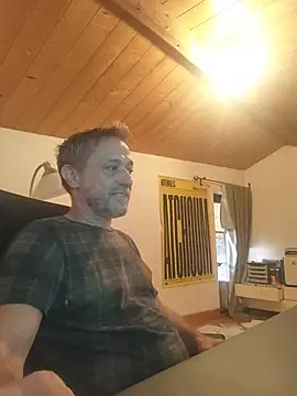 Snapshot of nue52 chatting on July 15, 2026, 1:16 pm nue52 online show from July 15, 2026, 1:16 pm