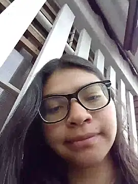 lunalizzy5 online show from April 15, 2026, 9:48 pm