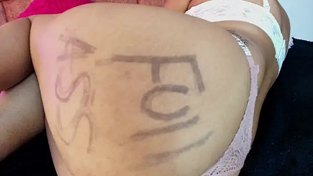 Snapshot of Mia_Nasty_Dirty chatting on April 12, 2026, 8:25 pm Mia Nasty Dirty online show from April 12, 2026, 8:25 pm