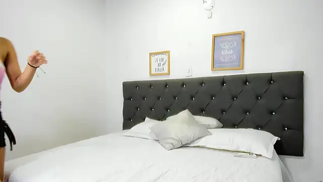 Snapshot of Isabella-Rose1 chatting on April 13, 2026, 8:14 pm Isabella-Rose1 online show from April 13, 2026, 8:14 pm