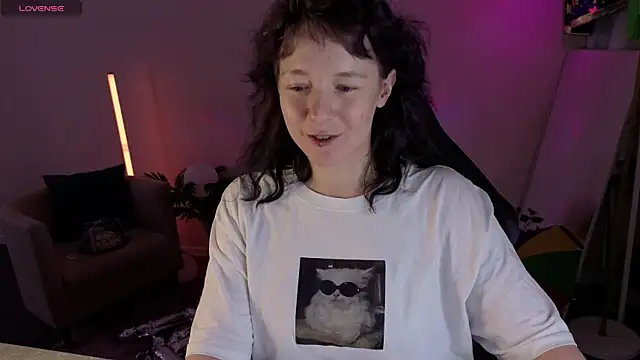 Snapshot of Ricki_Bloom chatting on June 10, 2026, 9:30 am Ricki Bloom online show from June 10, 2026, 9:30 am