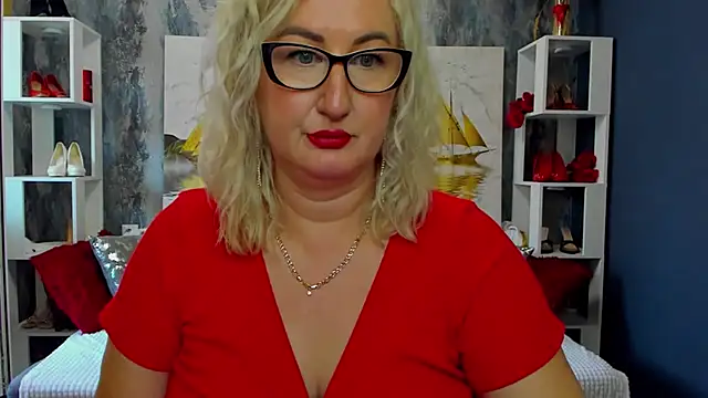 DianaFrances online show from April 15, 2026, 9:27 am