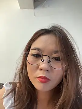 xiaoxiao 02 online show from April 15, 2026, 1:56 am