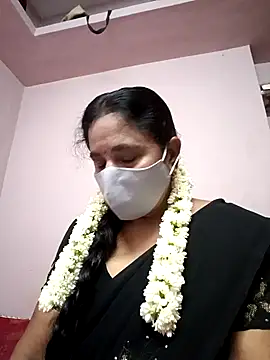 Snapshot of Tamilaunty35 chatting on May 6, 2026, 5:07 pm Tamilaunty35 online show from May 6, 2026, 5:07 pm