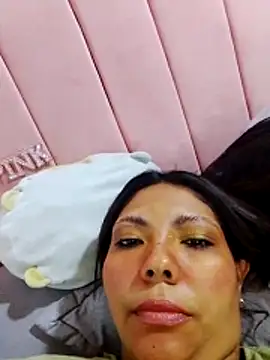 Izel  online show from May 2, 2026, 2:38 am